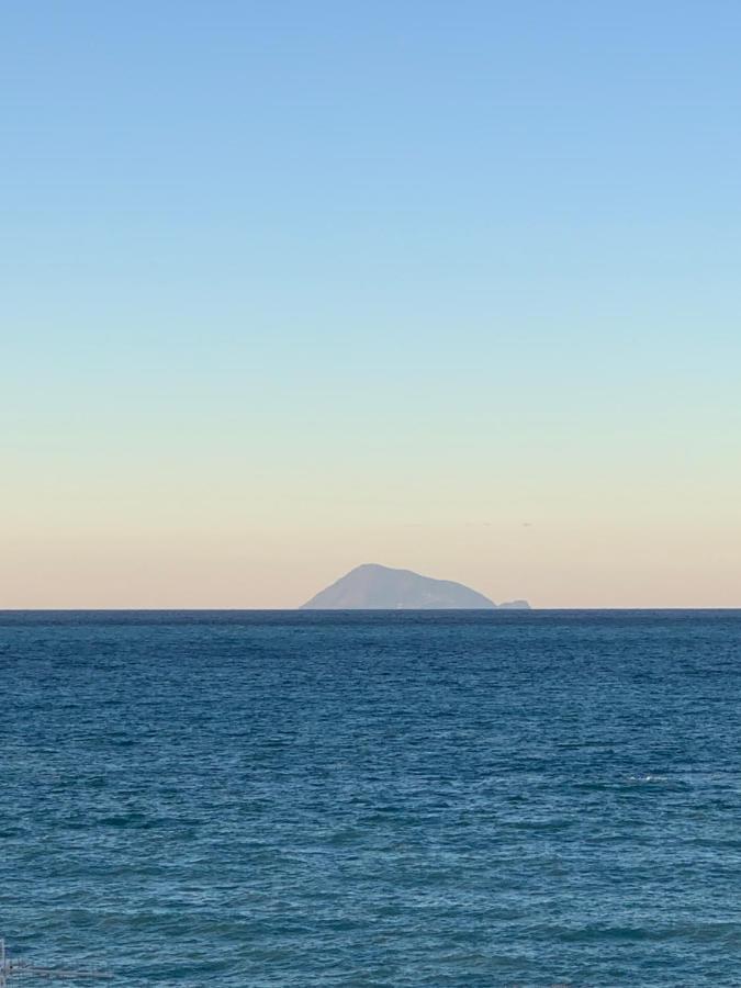 La Porta Delle Eolie Apartment กาโปดอร์ลันโด ภายนอก รูปภาพ